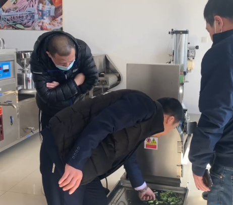 多功能切菜機怎么使用 多功能切菜機怎么使用