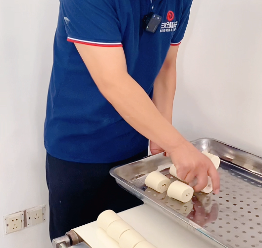 戧面饅頭應(yīng)該怎么做 戧面饅頭應(yīng)該怎么做