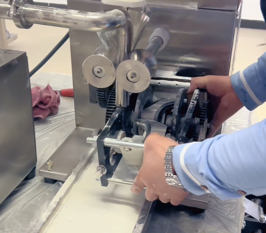 包子餃子一體機更換機頭方法 包子餃子一體機更換機頭方法