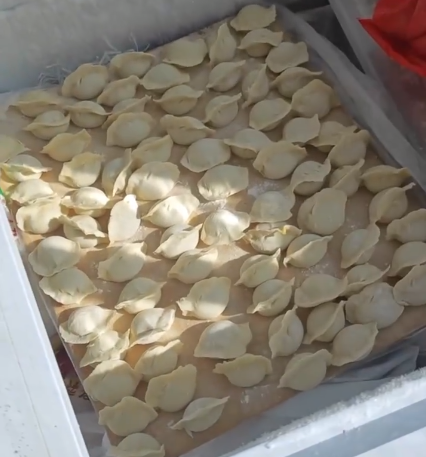 餃子機包的餃子進行速凍 餃子機包的餃子進行速凍