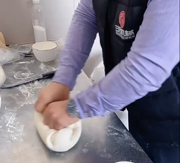 包子餃子一體機怎么和面 包子餃子一體機怎么和面