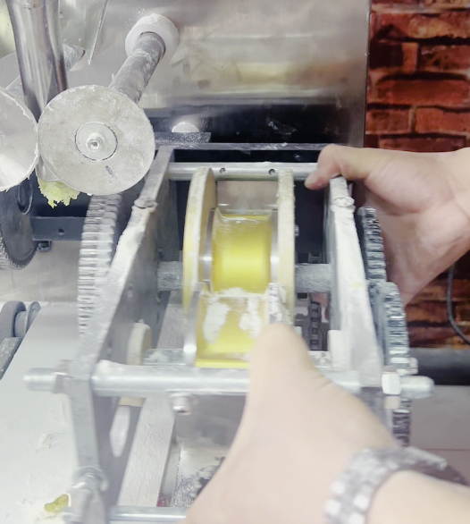 包子餃子一體機(jī)設(shè)計(jì) 包子餃子一體機(jī)設(shè)計(jì)