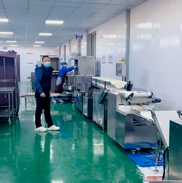 饅頭機(jī)流水線工作場(chǎng)景